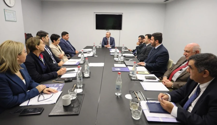 ԱԽ քարտուղարը Երևանում պատասխանել է Ադրբեջանի քաղաքացիական հասարակության ներկայացուցիչների հարցերին
