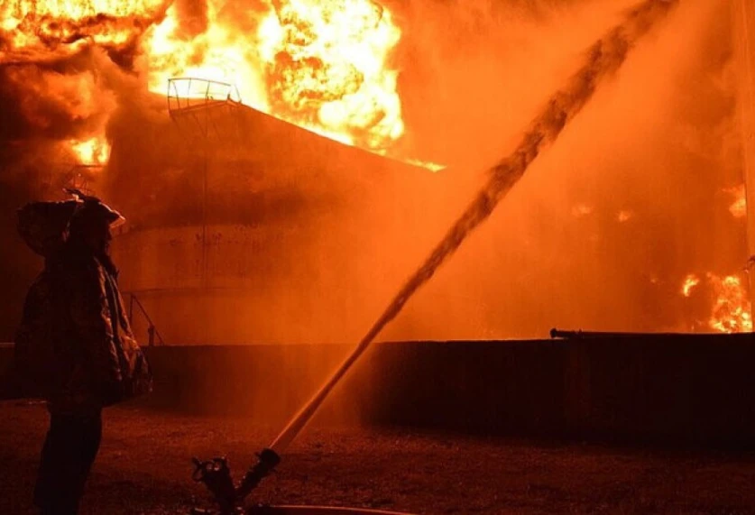 Ուկրաինան հայտնել է ռուսական նավթավերամշակման գործարանների ոչնչացման մասին