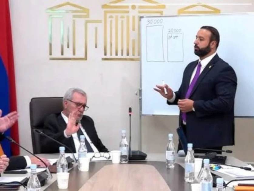 Անդրանիկ Քոչարյանի և Հայկ Սարգսյանի միջև երեկ «դեբոշ» է եղել. «Հրապարակ»