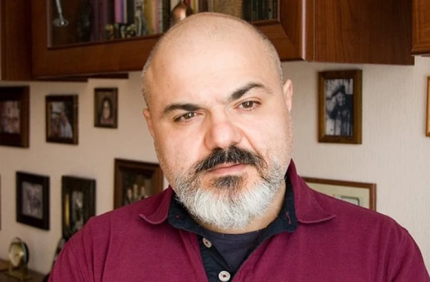 Մայր տաճարի պատերը շուշասվաղ են արել, ոնց որ ոչ թանկարժեք սուպերմարկետ մտած լինեի. Բագրատ Առաքելյան