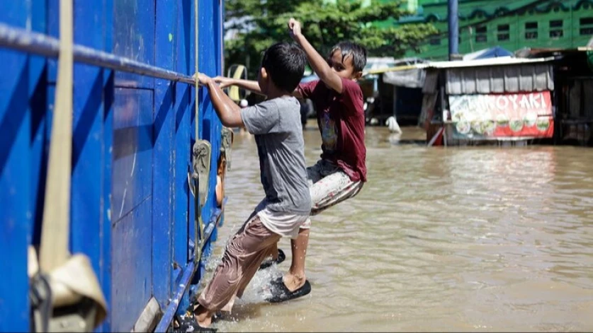 Ինդոնեզիայում ավելի քան 900 մարդ է զոհվել ջրհեղեղի հետևանքով