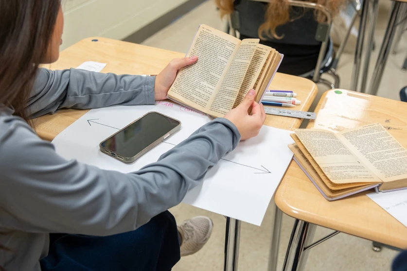 Երևանի դպրոցներում սմարթֆոնների և էլեկտրոնային այլ սարքերի օգտագործումն արգելվեց․ նոր մանրամասներ