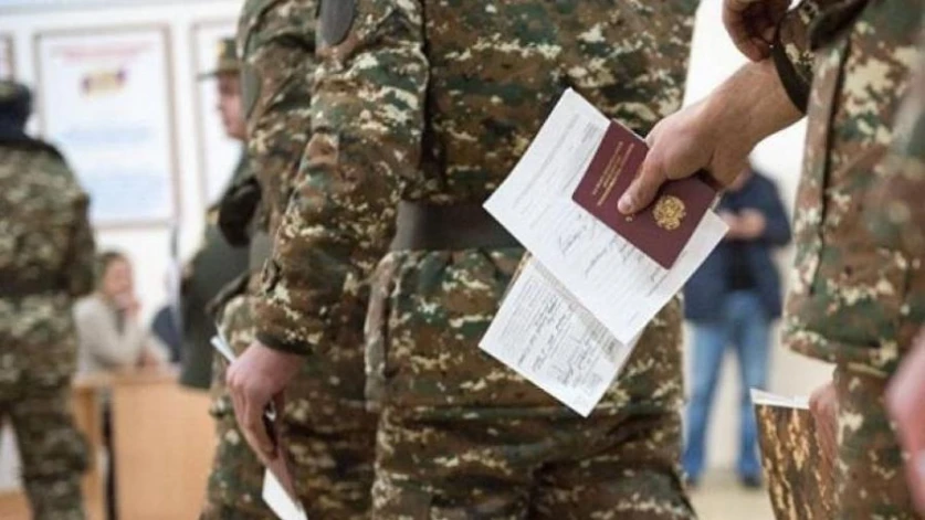 Հունվարի 7-ից զորակոչվող տղաները կծառայեն 18 ամիս․ ՊՆ նախարար