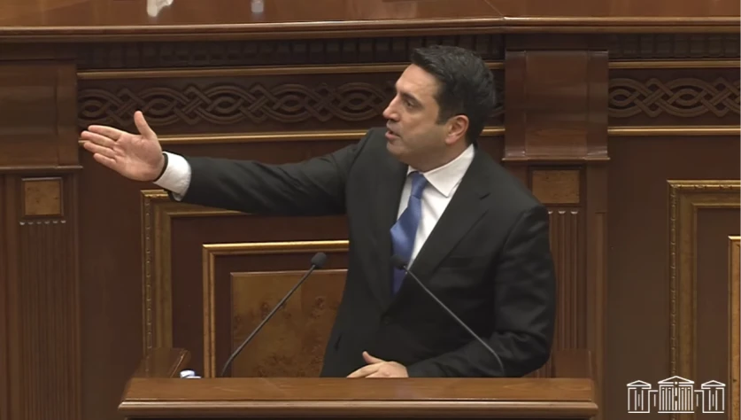 Առաջարկում եմ Տարոն Մրագարյանը օգնականին տանի իրենց տուն, որ տեսնի` «լափելը» որն է. Սիմոնյան