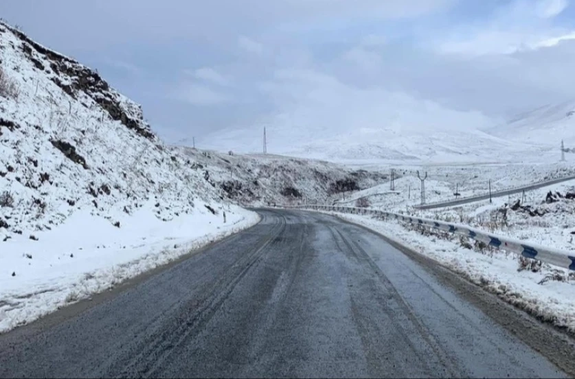 Վարդենյաց լեռնանցքը դժվարանցանելի է կցորդով բեռնատարների համար․ իրավիճակը՝ ճանապարհներին