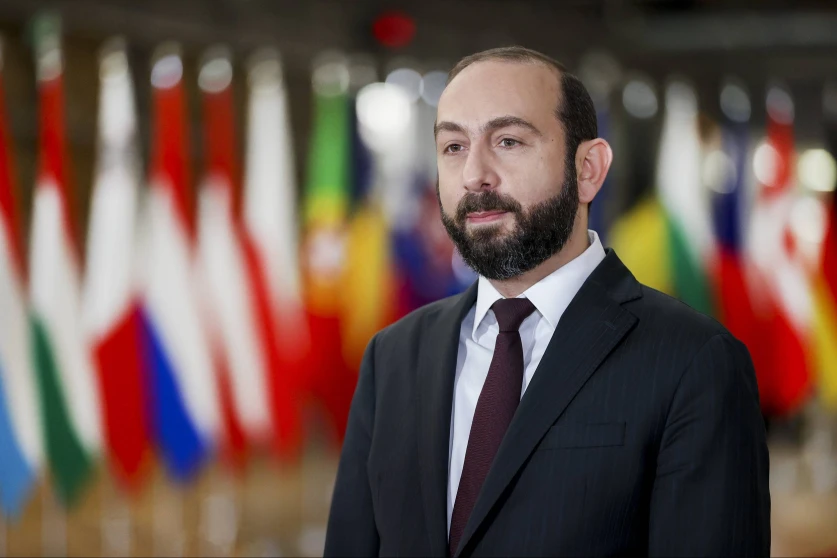 Մեր տարածքով էլ պետք է անցնեն Ադրբեջանի բեռներ, և մենք իրենց տարածքով անցնենք. Միրզոյան