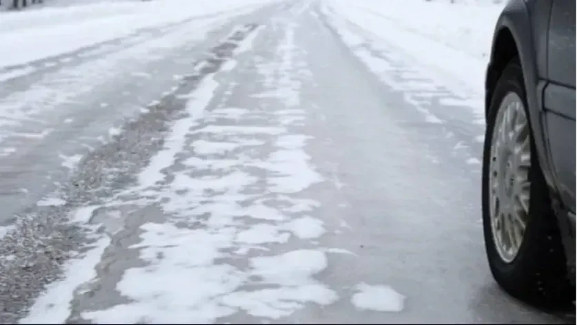 Ավտոճանապարհներին տեղ-տեղ մերկասառույց է. իրականացնում են մաքրման աշխատանքներ