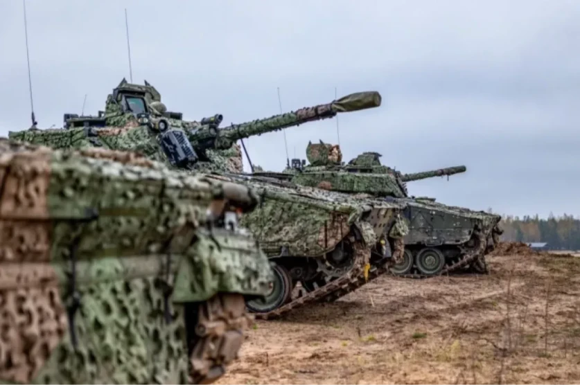 Դանիան ռազմական տեխնիկա և հրամանատարական անձնակազմ է ուղարկել Գրենլանդիա