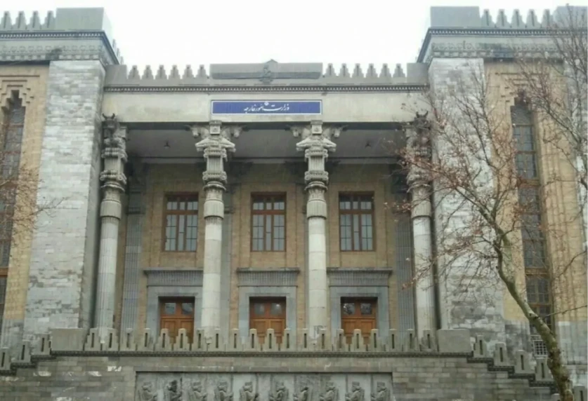 Մեծ Բրիտանիան ժամանակավոր փակել է դեսպանությունը Իրանում