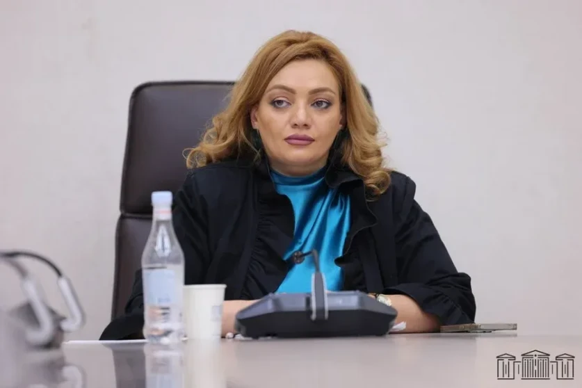 Հռիփսիմե Հունանյանը մեկնաբանել է իր հրաժարականը