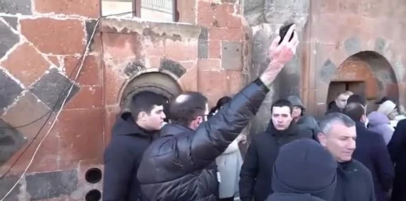 «Նոլդու Փաշինյան». Թալինում բողոքի ակցիա է իրականացվել վարչապետի այցի ժամանակ