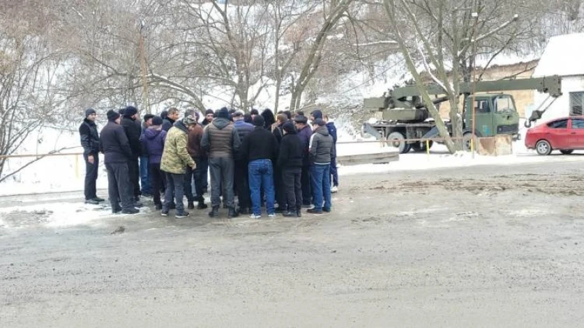 Գործադուլավորների փոխարեն՝ նոր աշխատողներ․ Ախթալայի լեռնահարստացման կոմբինատում գործադուլը շարունակվում է