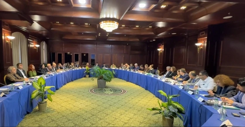 Վահան Կոստանյանը հանդիպել է Հայաստանի ու Ադրբեջանի քաղհասարակության ներկայացուցիչների հետ