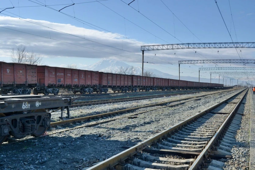 Ադրբեջանի հետ քննարկում ենք Նախիջևանի երկաթուղու նախագիծը. Կոս