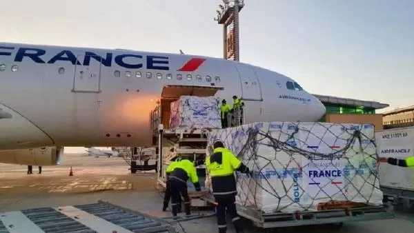 Երևան ժամանեց Ֆրանսիայի կառավարության մարդասիրական օգնությունը տեղափոխող առաջին ինքնաթիռը