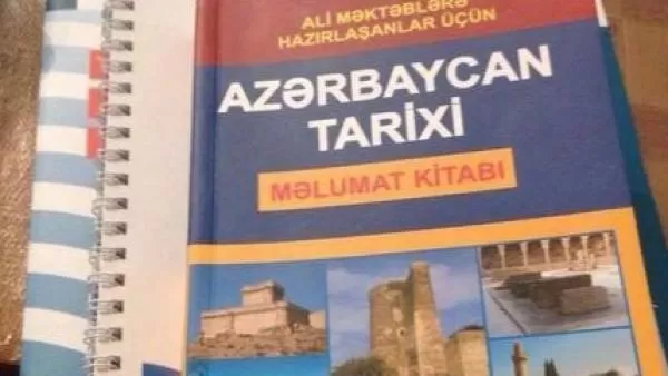 Ադրբեջանական ողբերգություն. դասագրքերում հայկական դրոշի գույներ են «հայտնաբերվել»