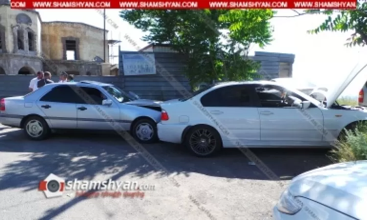 Երևանում Mercedes-ը բախվում է BMW-ին, վերջինն էլ Opel-ին․ կան վիրավորներ. shamshyan. com