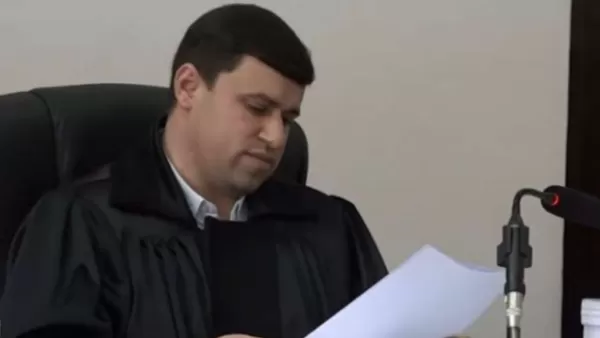 Դատավոր Բորիս Բախշիյանին գրավի դիմաց ազատ արձակելու մասին միջնորդություն է ներկայացվել