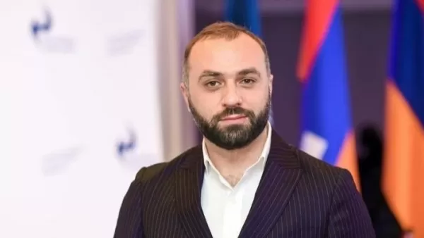 Հարց առողջապահության նախարարի աթոռային ֆոնդը սպառած տիկնոջը. Ռոբերտ Հայրապետյան