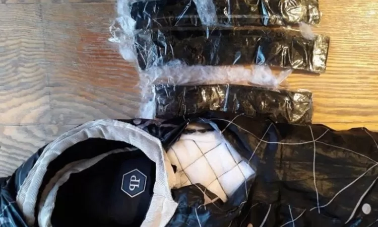 ՔԿՀ կալանավորին այցելած քաղաքացու բաճկոնի աստառի տակից կասկածելի փաթեթ է հայտնաբերվել