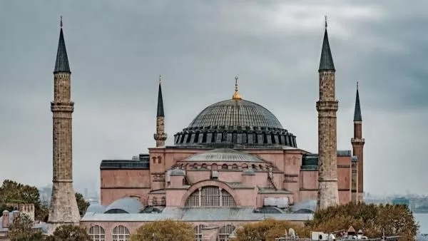 Թուրքիայի Պետխորհուրդը Սուրբ Սոֆիայի տաճարին վերադարձրել Է մզկիթի կարգավիճակը