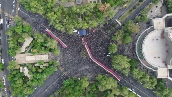 16:48-ի դրությամբ Ֆրանսիայի հրապարակում և հարակից տարածքներում գտնվել է շուրջ 12,500 մարդ. ԻՔՄ