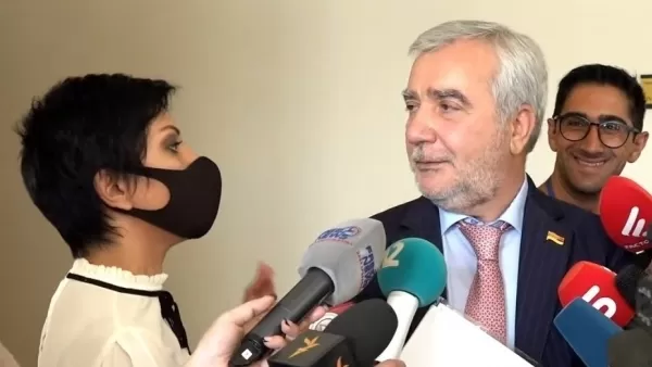 ՏԵՍԱՆՅՈՒԹ․ «Հել, գնա վարսավիրանոց, քո տեղը վարսավիրանոցում է»․ Քոչարյանը՝ լրագրողին