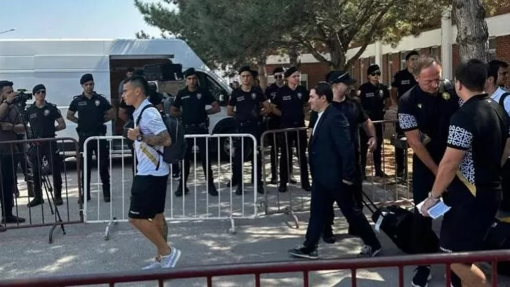 ԼՈՒՍԱՆԿԱՐՆԵՐ. ՀՀ ազգային հավաքականի ֆուտբոլիստներին դիմավորել են Թուրքիայի ռազմական օդանավակայանում