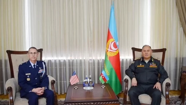 Ադրբեջանի ԳՇ պետը հանդիպել է ԱՄՆ ռազմական կցորդին