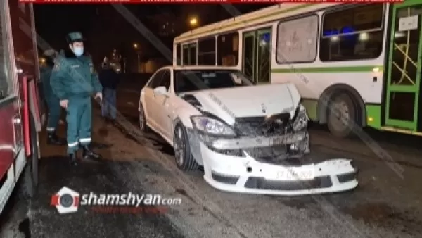 Ավտովթար՝ Երևանում. բախվել են Mercedes-ն ու մարդատար Газель-ը. կա վիրավոր. Shamshyan. com