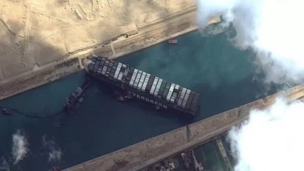 Եգիպտոսի նախագահը հանձնարարել է բեռնաթափել Սուեզի ջրանցքում խցանված նավը