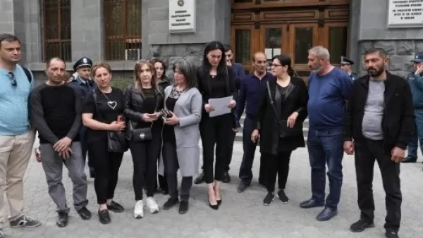 Զոհվածների ծնողներն ու հարազատները հանդիպեցին Արգիշտի Քյարամյանին. հստակ ժամկետներ չեն ասվել. 5165 շարժում