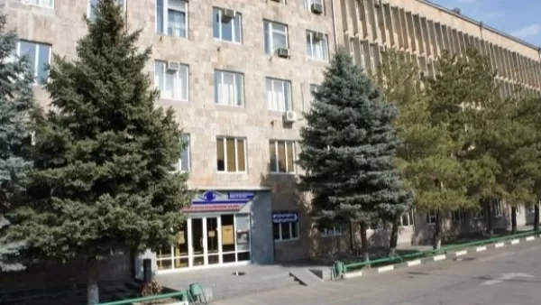 Երևանում շշով հեղուկ են լցրել սրճարանի պրակտիկանտների վրա.  մեկը տեղափոխվել է հիվանդանոց