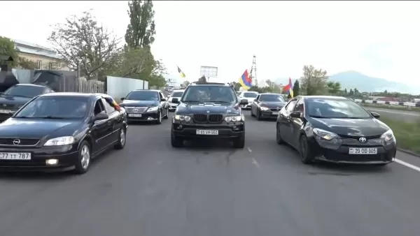 Մեկնարկեց ընդդիմադիրների ավտոերթը․ մասնակիցներից մեկը հայտնել է, որ այսօր անակնկալներ են սպասում վարչապետին 
