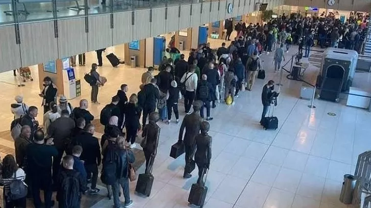 ՏԵՍԱՆՅՈՒԹ. Քիշնևի օդանավակայանում մոտ 100 ուղևորի մասնակցությամբ սկանդալ է տեղի ունեցել