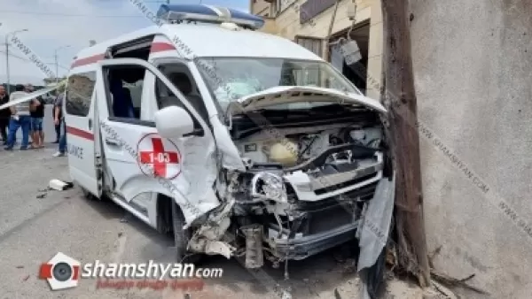 Քիչ առաջ խոշոր վթար է տեղի ունեցել Երևանում․ բախվել են հիվանդ տեղափոխող շտապօգնության ավտոմեքենան և Opel-ը