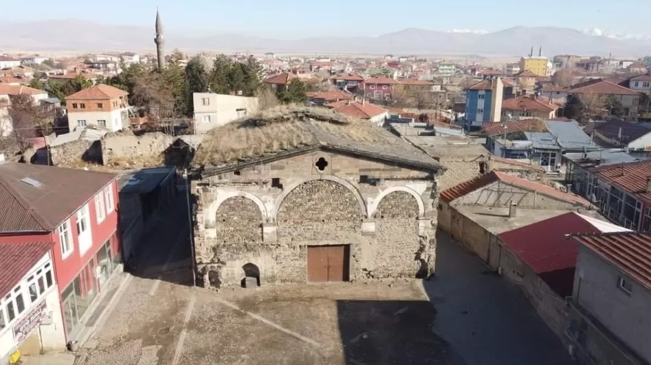 Փլուզման եզրին գտնվող Սուրբ Պողոս-Պետրոս եկեղեցին անտեսված է Թուրքիայի իշխանությունների կողմից