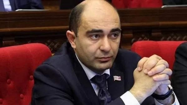 Եկեք փորձենք շարունակել ապրել և ծախսել մեր միջոցները այնպես, ինչպես խաղաղ ժամանակ. Էդմոն Մարուքյան