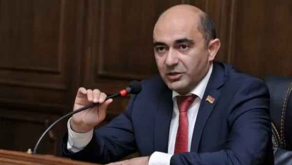 ԼՈՒՍԱՆԿԱՐ․ Այս ուժի ներկայացուցչի պաստառները փակցվում են մյուս ուժերի պաստառների վրա․ Էդմոն Մարուքյանն ահազանգում է