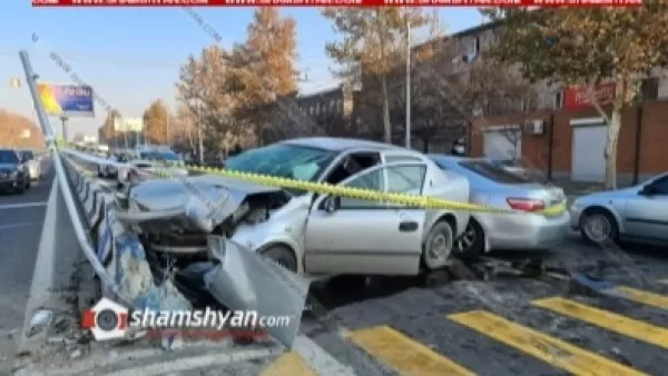 Ավտովթար Երևանում. բախվել են Toyota Camry-ն ու Opel-ը. կա վիրավոր