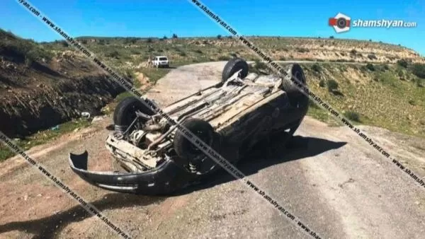Նարեկ գյուղում Opel Corsa դուրս է եկել ճանապարհից և կողաշրջվել. վարորդը մահացել է