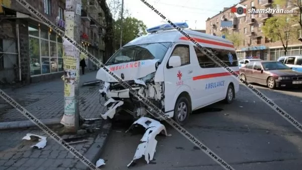 Խոշոր ավտովթար Երևանում. բախվել են հիվանդ տեղափոխող շտապօգնության ավտոմեքենան ու Ford-ը. կա 6 վիրավոր. Shamshyan