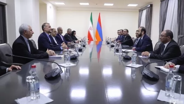 Ընթանում է Միրզոյանի և Աբդոլլահիանի ընդլայնված կազմով հանդիպումը