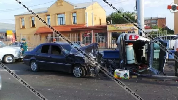 Խոշոր ավտովթար`Երևանում. բախվել են Mercedes, 2 Opel և ГАЗ 21 ավտոմեքենաները․ կա վիրավոր