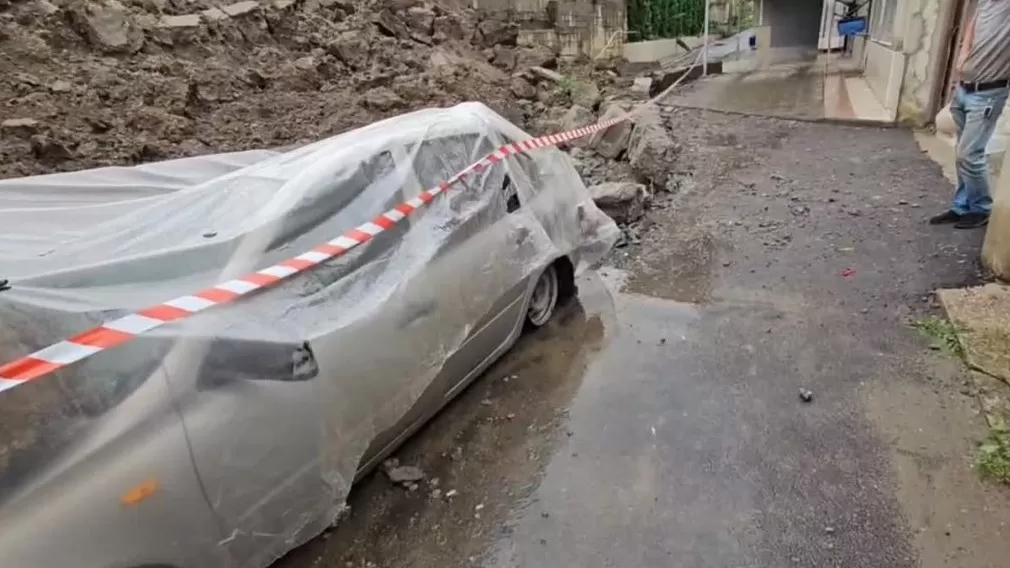 ՏԵՍԱՆՅՈՒԹ. Պատը փլուզվել է կայանված մեքենաների վրա. ՌԴ 