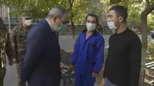 ՀՀ վարչապետ Նիկոլ Փաշինյանն այցելել է առաջնագծում վիրավորված մեր հերոսներին 