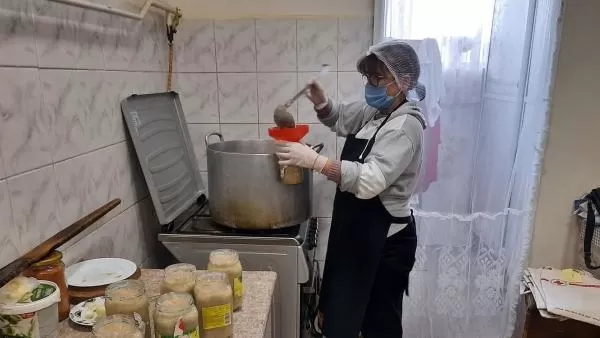 50 տարեց շահառուի համար կամավորները տաք ճաշը տուն են տանում
