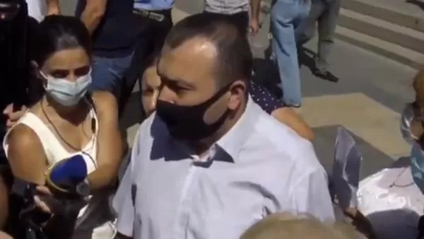 Էս ձեր կառավարությունն ա, դուռը բացեք, մտեք ներս. Էնֆիաջյանը` ցուցարարներին 