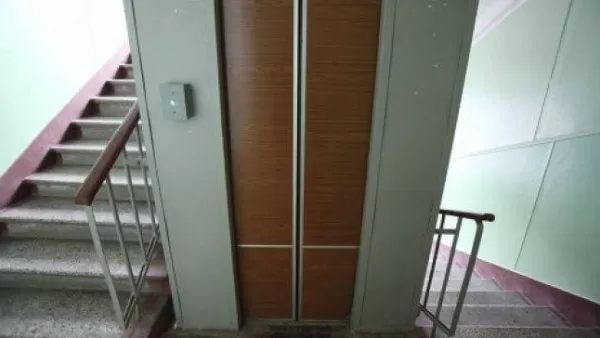 Կիեւյան փողոցի շենքերից մեկի վերելակի տանիքը պոկվել է