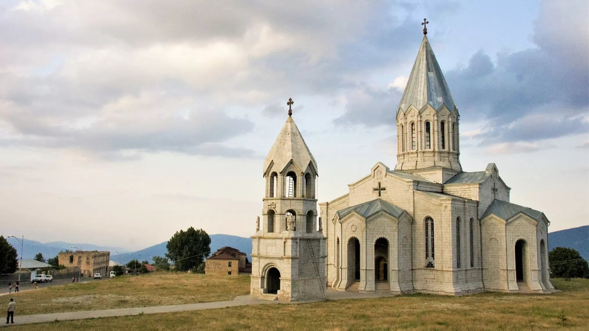 Ադրբեջանը փորձում է Արցախում վերացնել հայկական ցանկացած վկայություն. հայր Գարեգին. ԶԼՄ